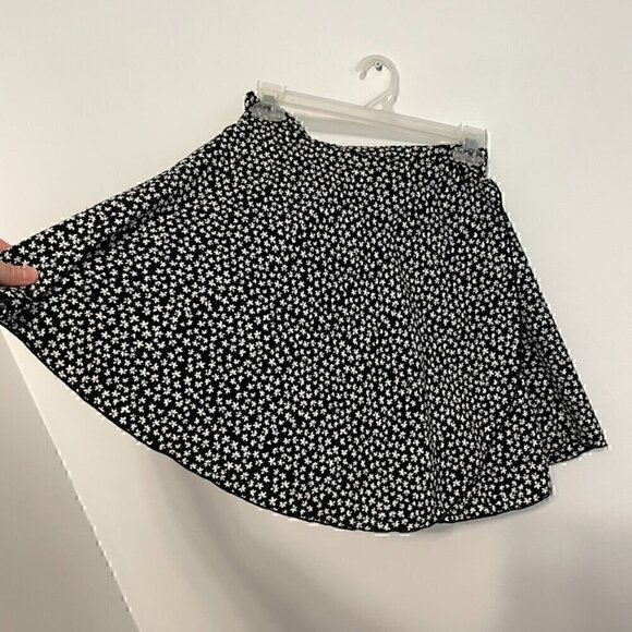 SKY AND SPARROW TILLYS Black White Ditsy Floral High Waisted Mini Wrap Skirt XL - Picture 8 of 12